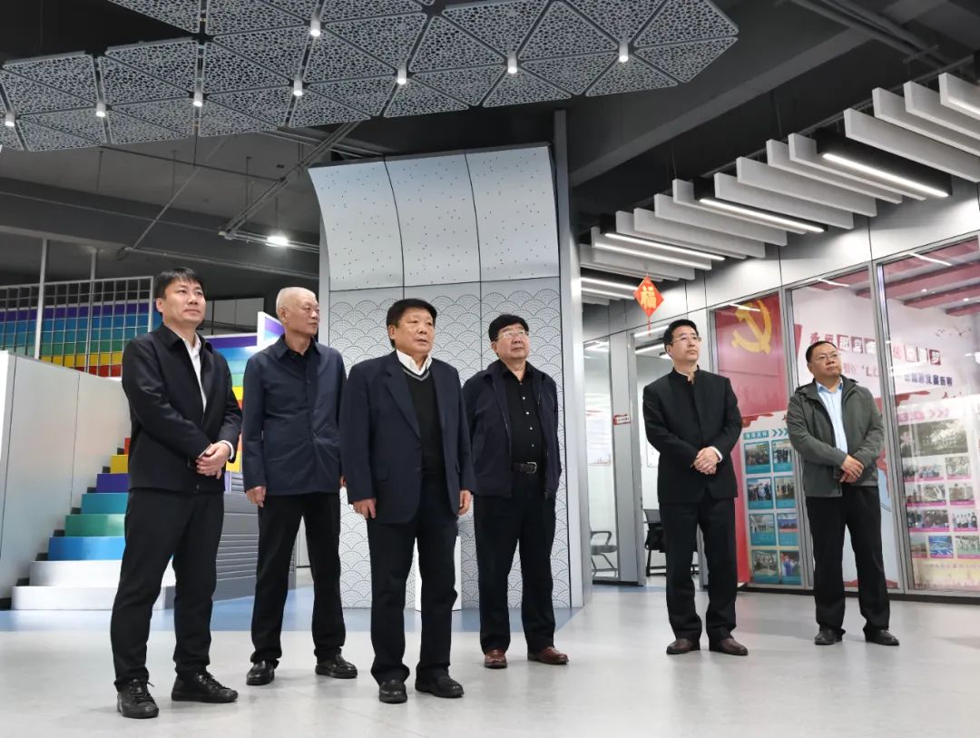 【動態】全國政協文化文史和學習委員會副主任孫慶聚一行蒞臨宏鑫